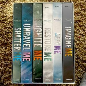 Shatter me series 6 book set brand new in plastic